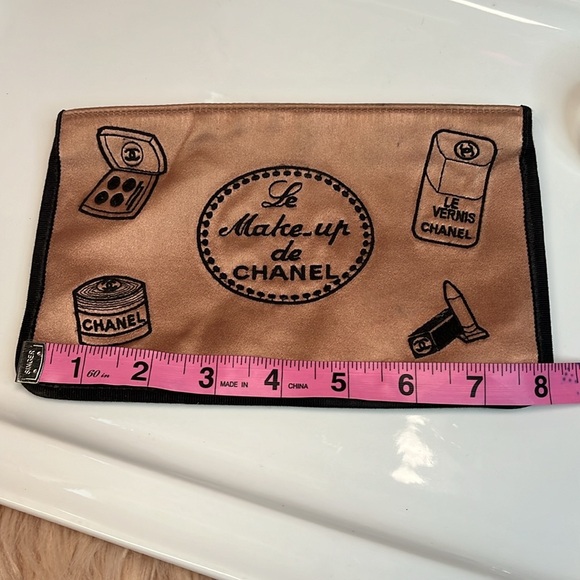 CHANEL SATIN MAKEUP BAG - Picture 8 of 10